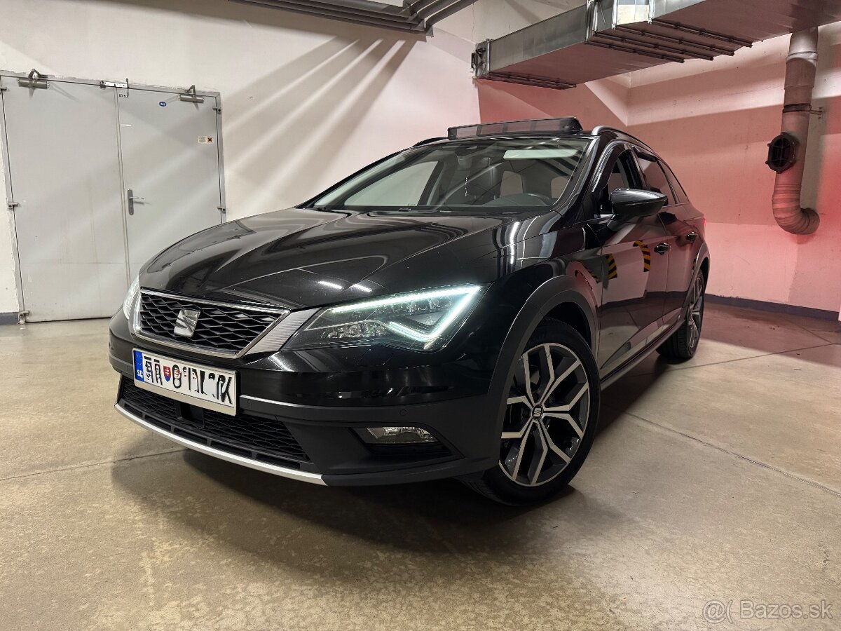 Seat Leon 2,0 TDI 135KW 4x4 2017 DSG Pano Full-LED XPERIENCE - 2