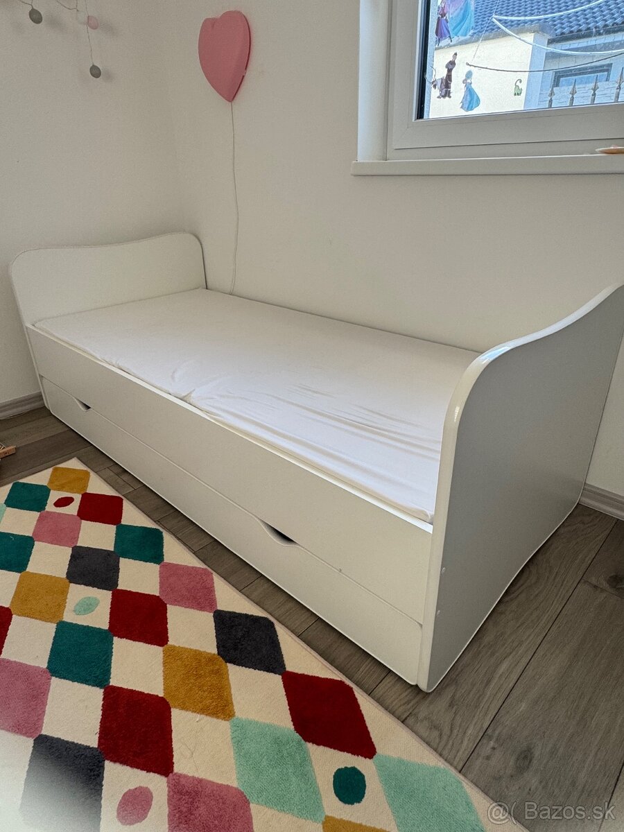 postel so zábranou - 2