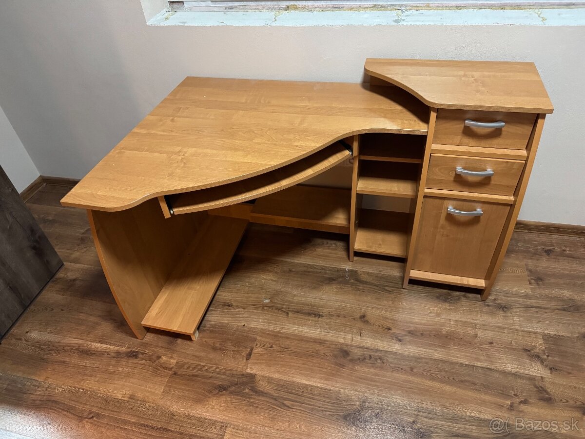 Pracovný stôl - 2