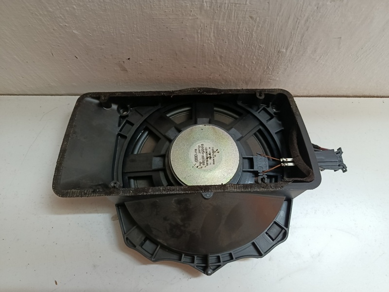 audi a4 subwoofer 8e5035412d01s 40€ - 2