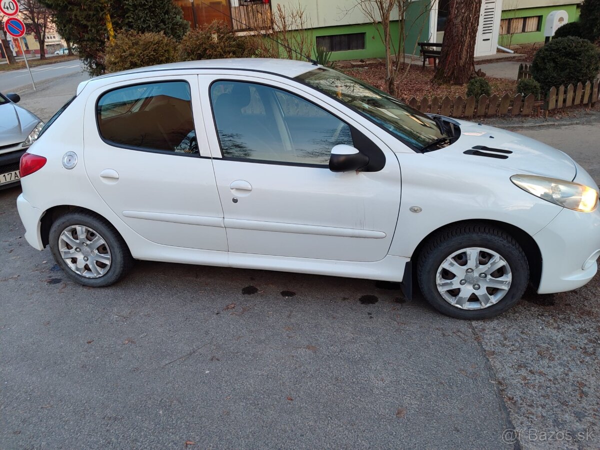 Peugeot 206+ - 2