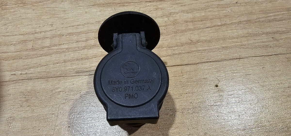 Redukcia autozásuvky - 2