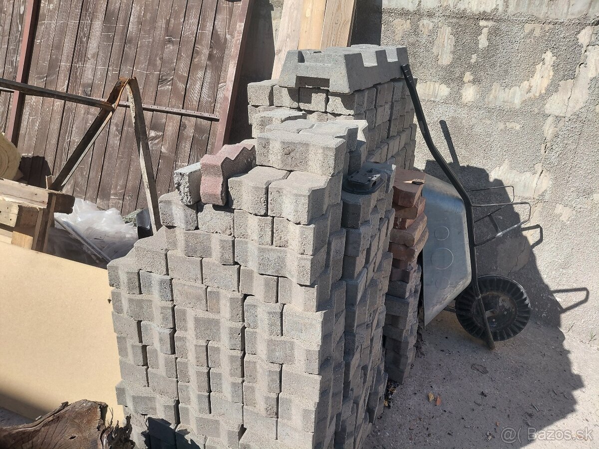 Zámková dlažba za odvoz - 2