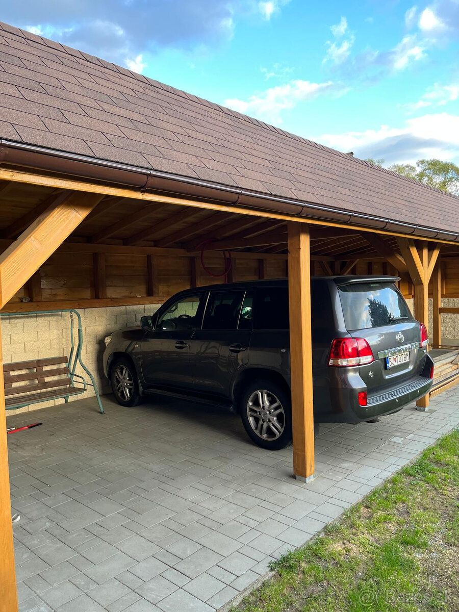 TOYOTA LAND CRUISER 200