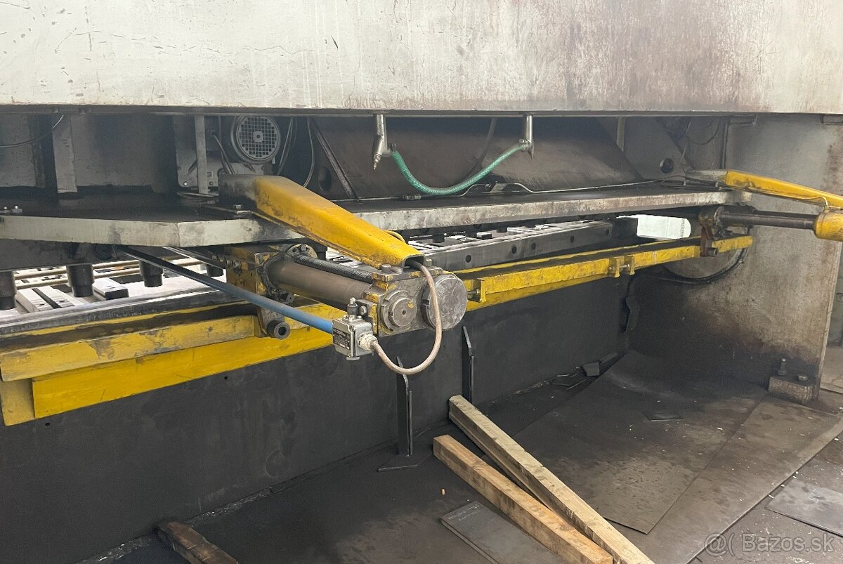 Nožnice tabuľové CNTA 3150/16 A - 2