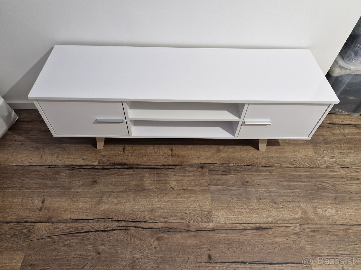 Stolík pod TV - 2