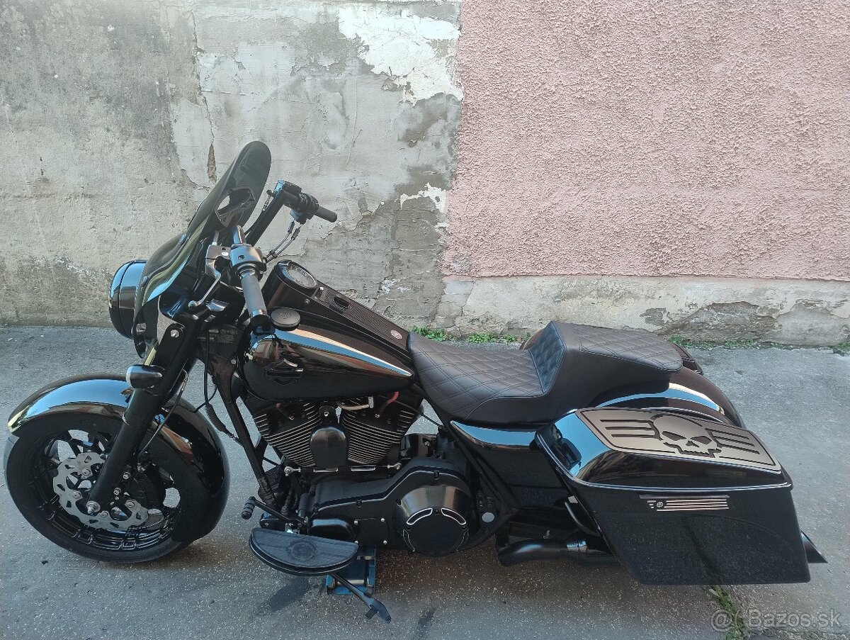 HARLEY DAVIDSON ROAD KING FLHR CUSTOM SPECIAL - 2