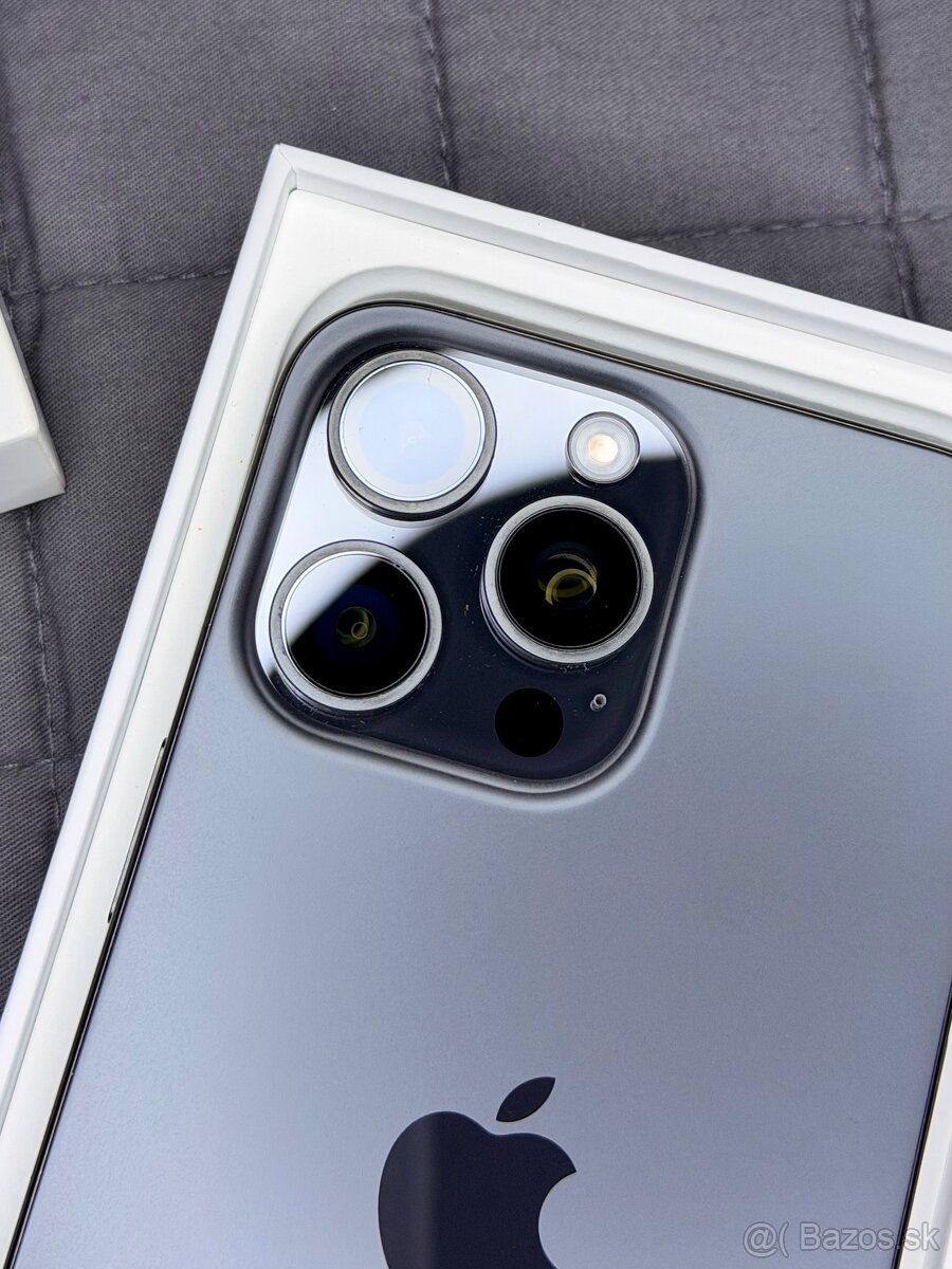 Apple iPhone 15 Pro Max – 256 GB – Black Titanium - 2