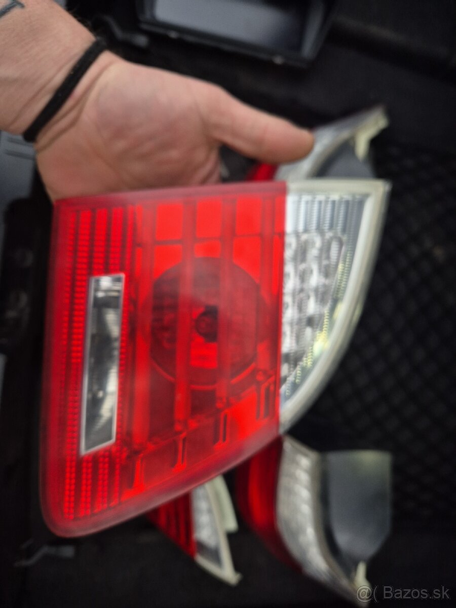 Zadné svetlá e61 lci - 2