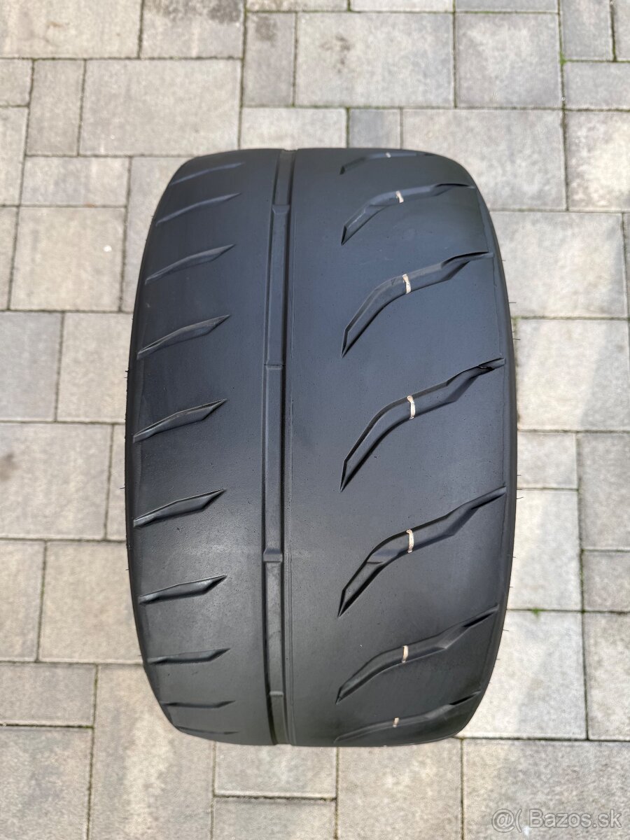 Semi slick TOYO PROXES R888 - 2