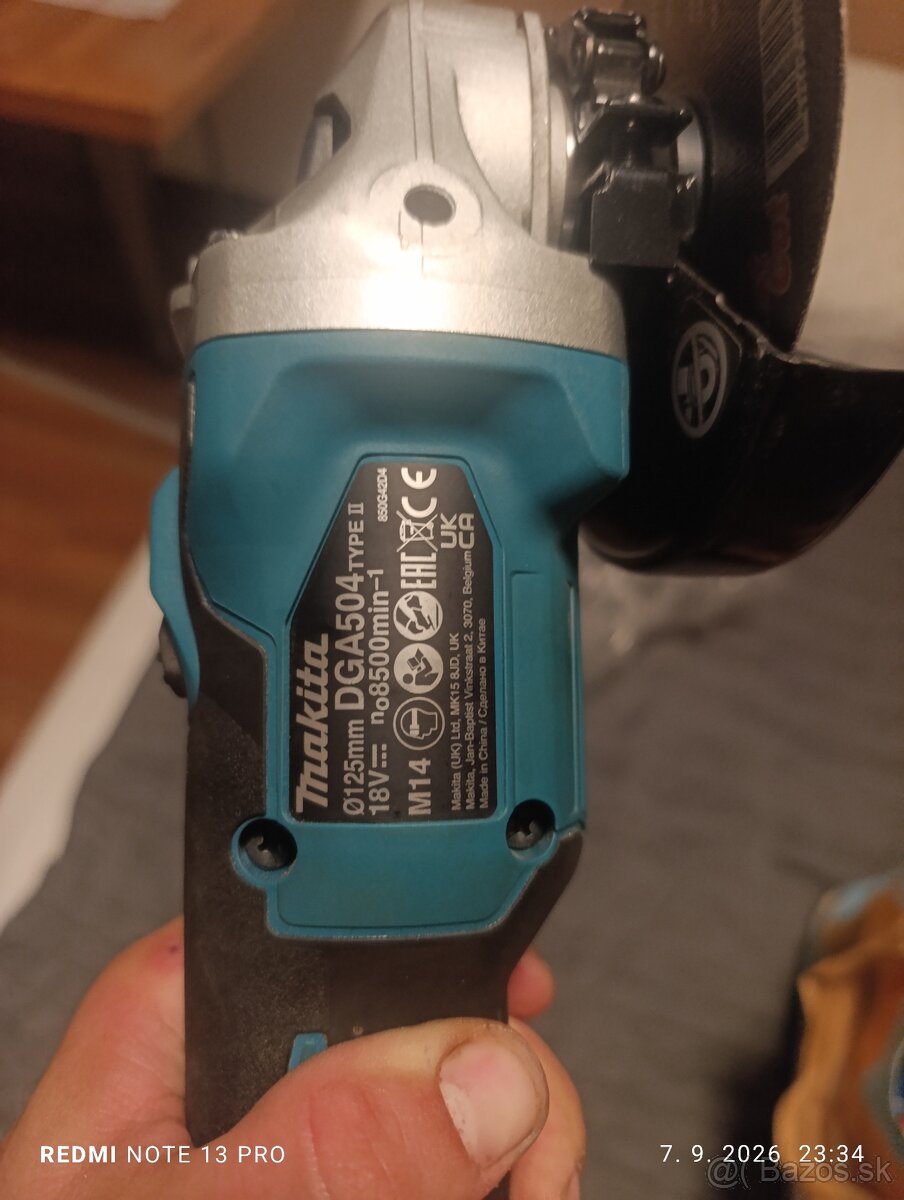 Makita DGA504 - 2