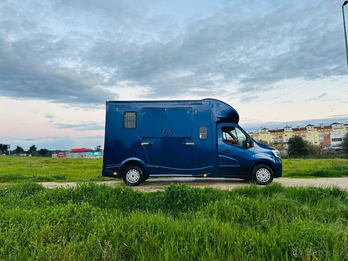 Prepravník koní Renault Master 5-miestny ATM / Automat NOVE - 2