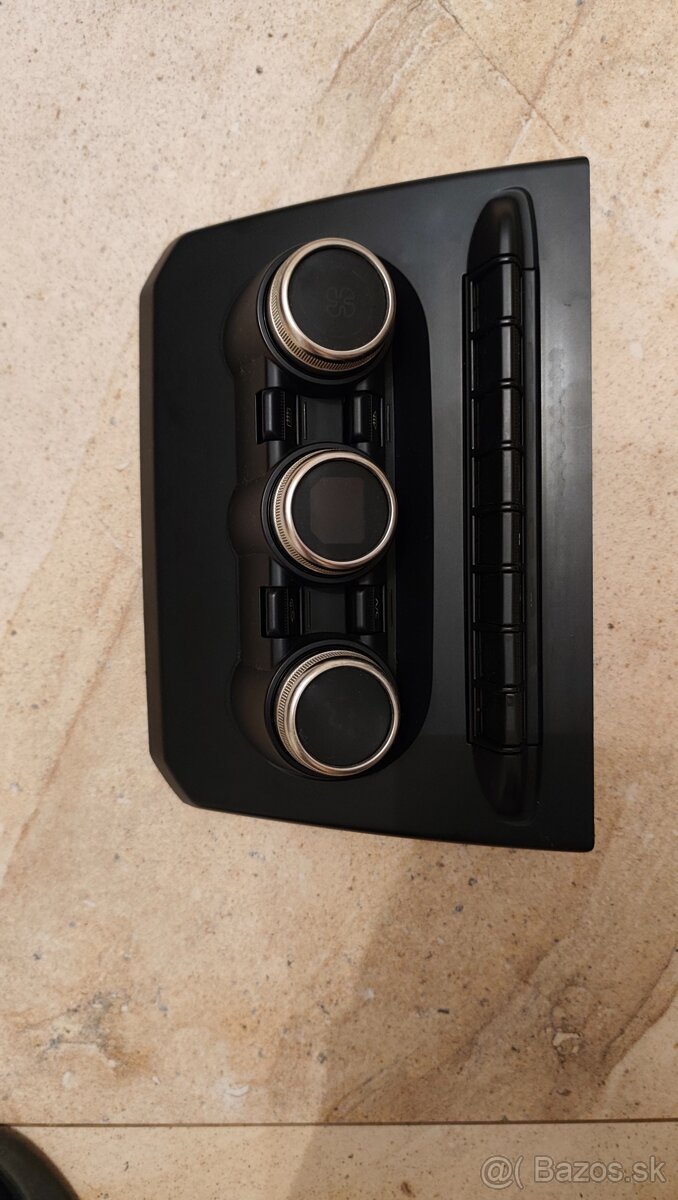 Ovládací panel Dacia - 2