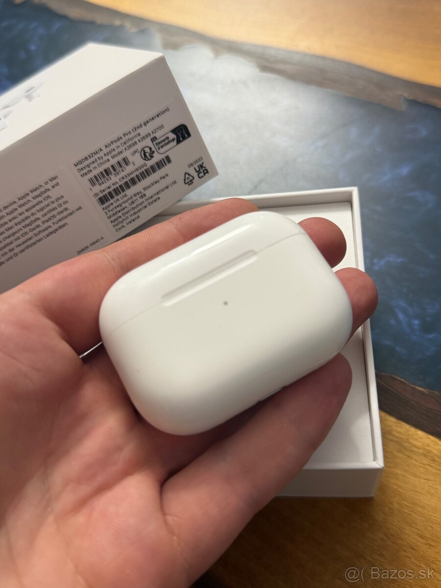 Apple AirPods Pro 2 komplet balenie - 2