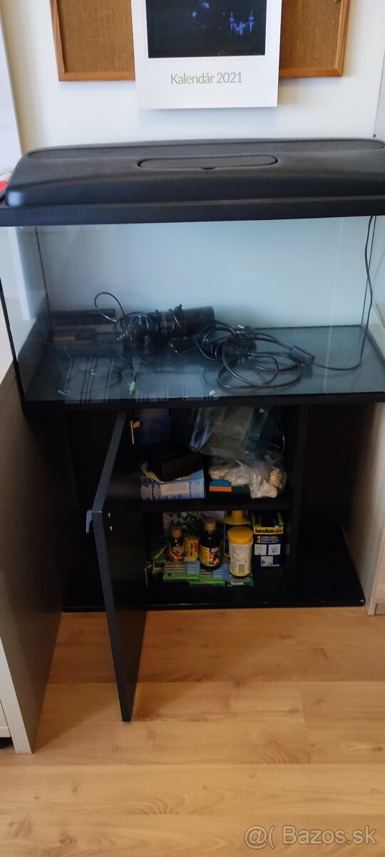 skrinka s akváriom - 2