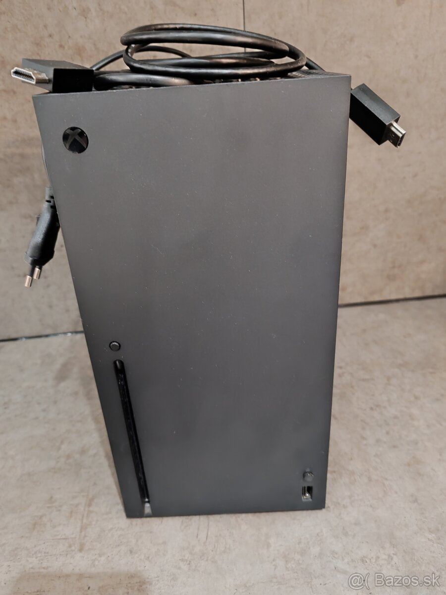 Xbox series X 1TB + 3X OVLÁDAČ - 2