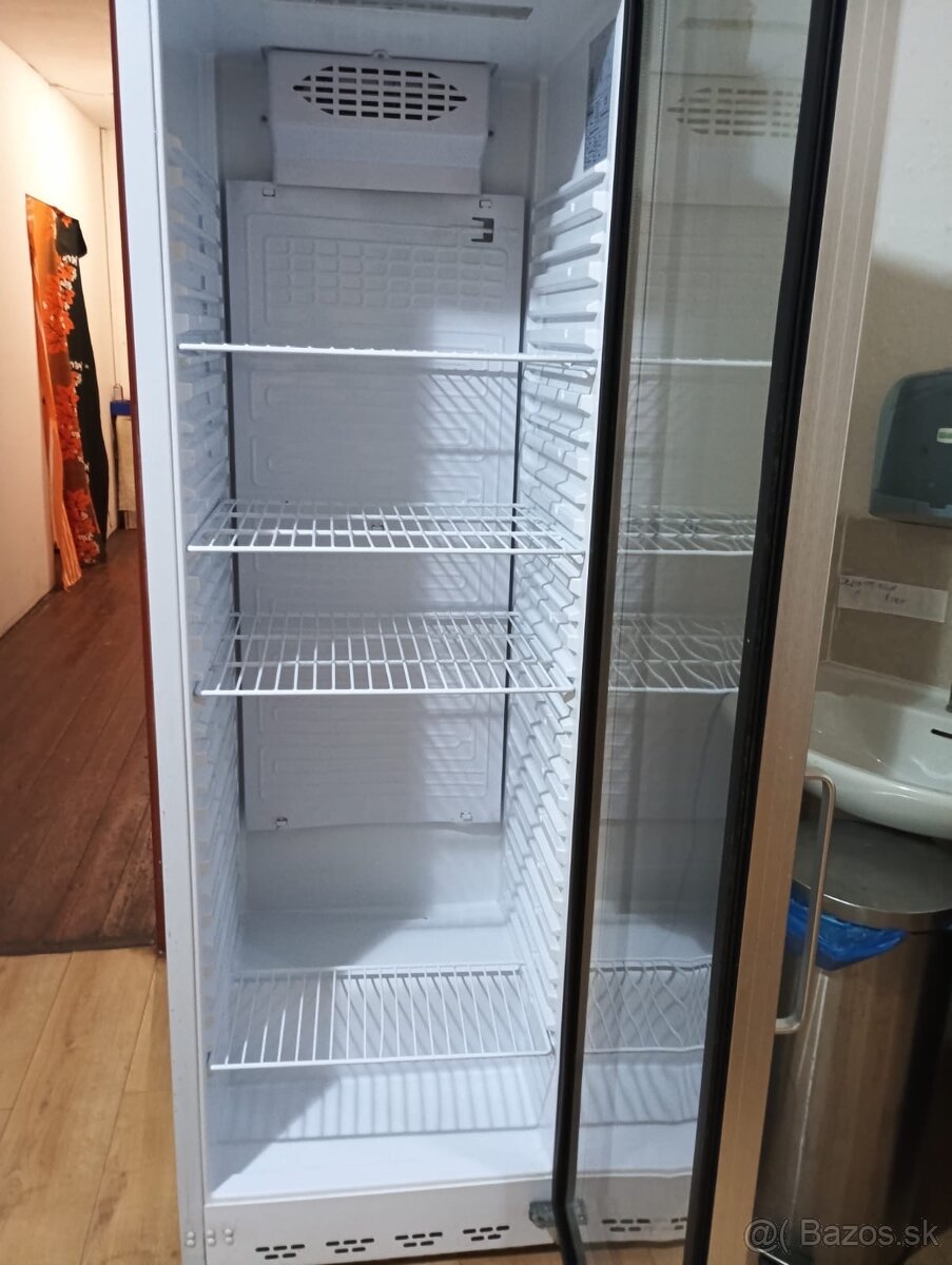 Chladnička nerezová - 2