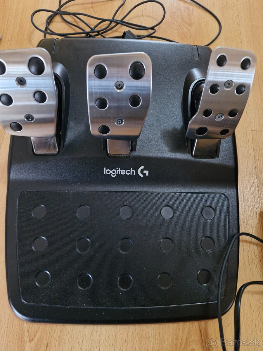 Predám volant logitech g29 Driving Force - 2