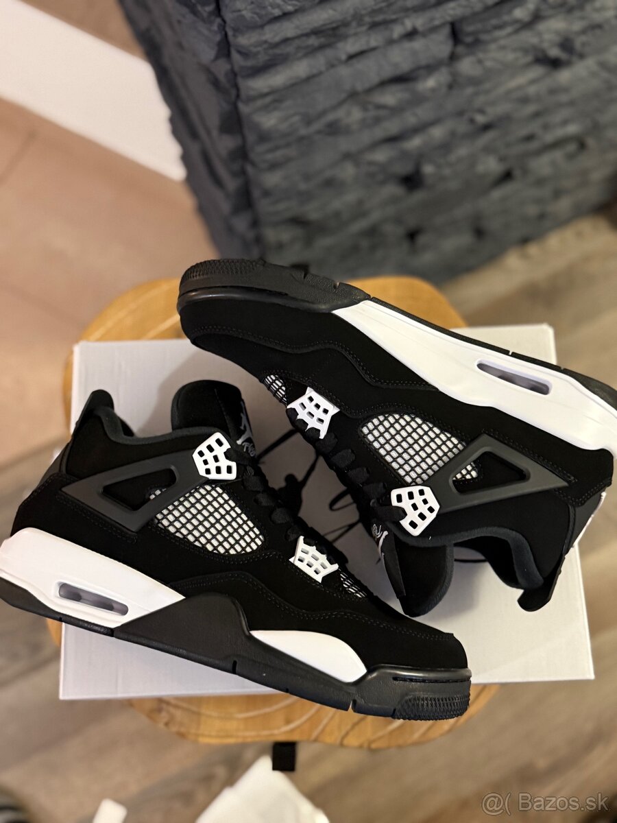 Jordan 4 White Thunder - 2