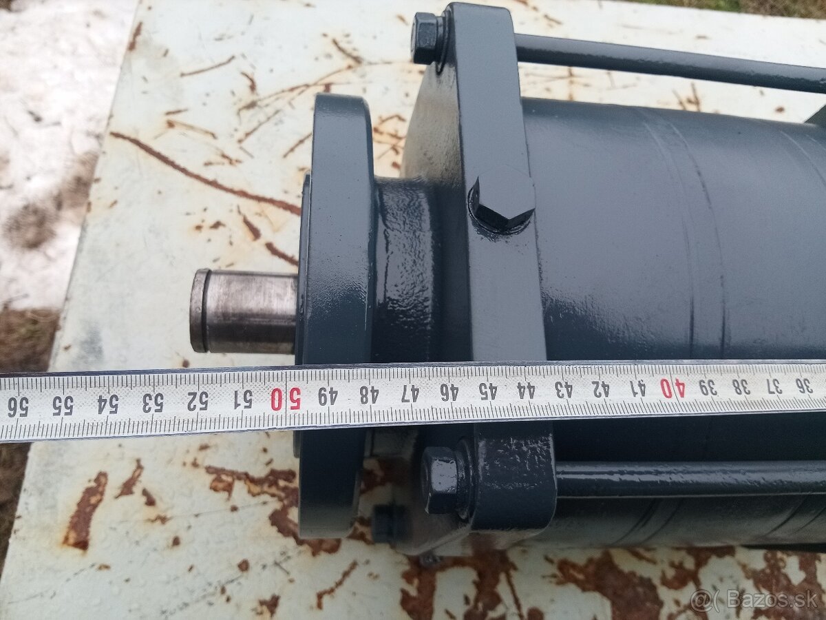 Priama prevodovka s elektromotorom 0,55kW. - 2