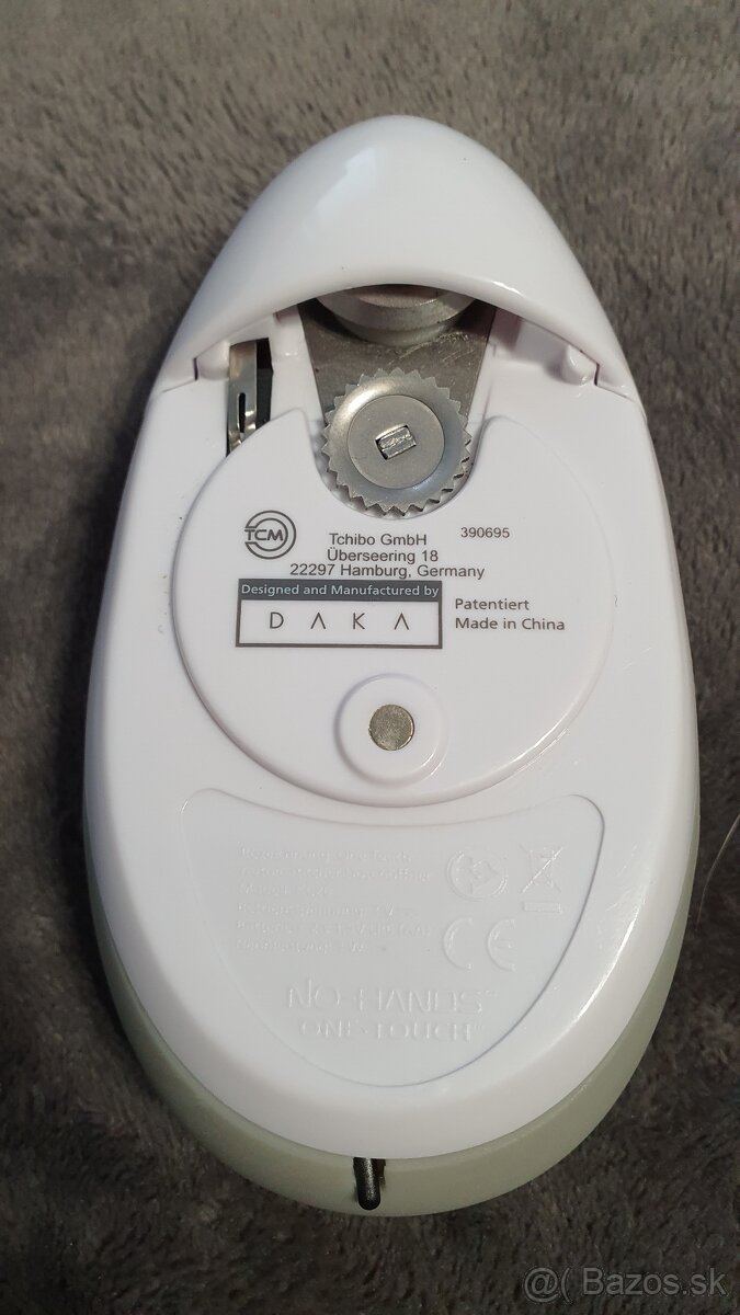 Otvarac na konzervy Tchibo baterkovy - 2