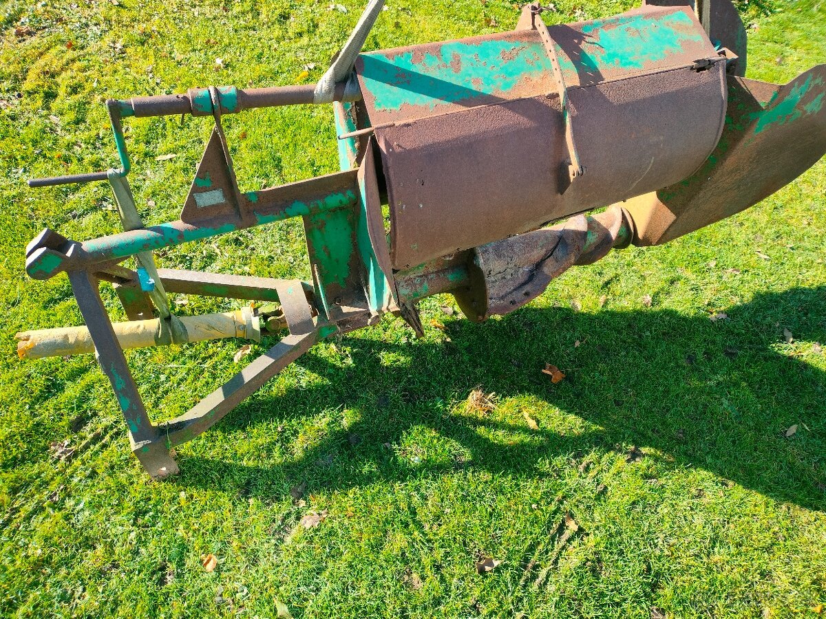 Půdní rýhovací fréza za traktor - 2