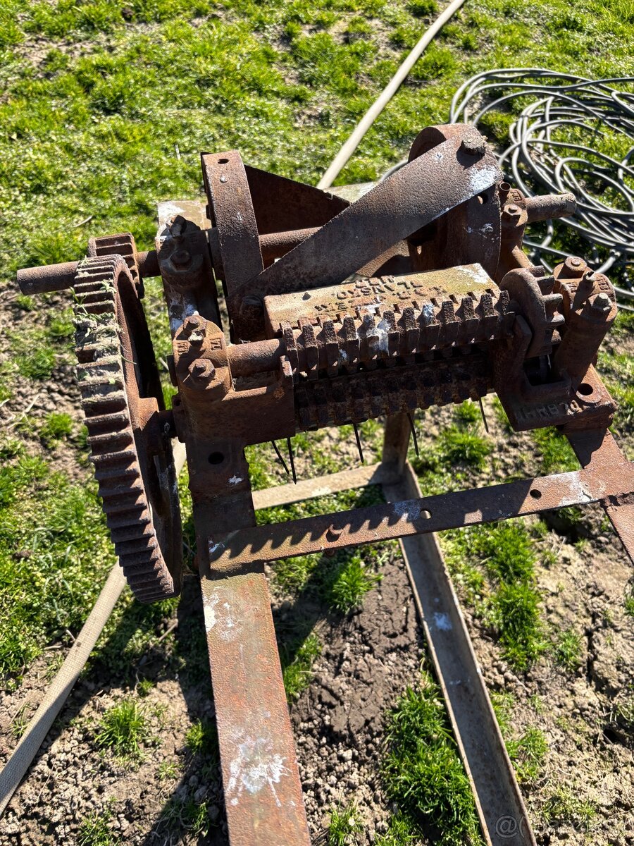 Rezačka na slamu - 2