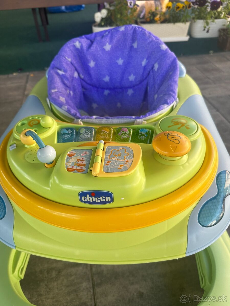 Predám chodítko - Chicco - hrajúce - 2