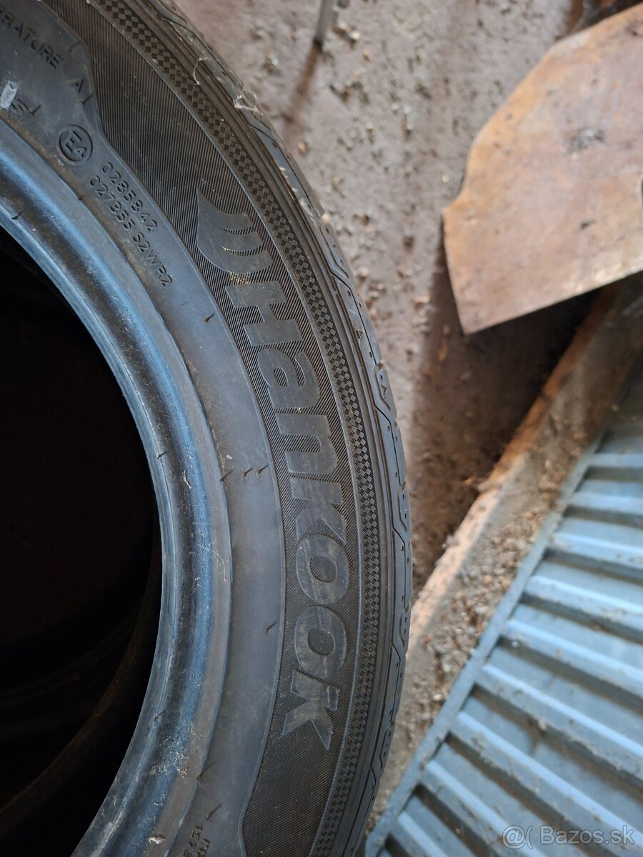 Predám pneu. 215/55 R16 - 2