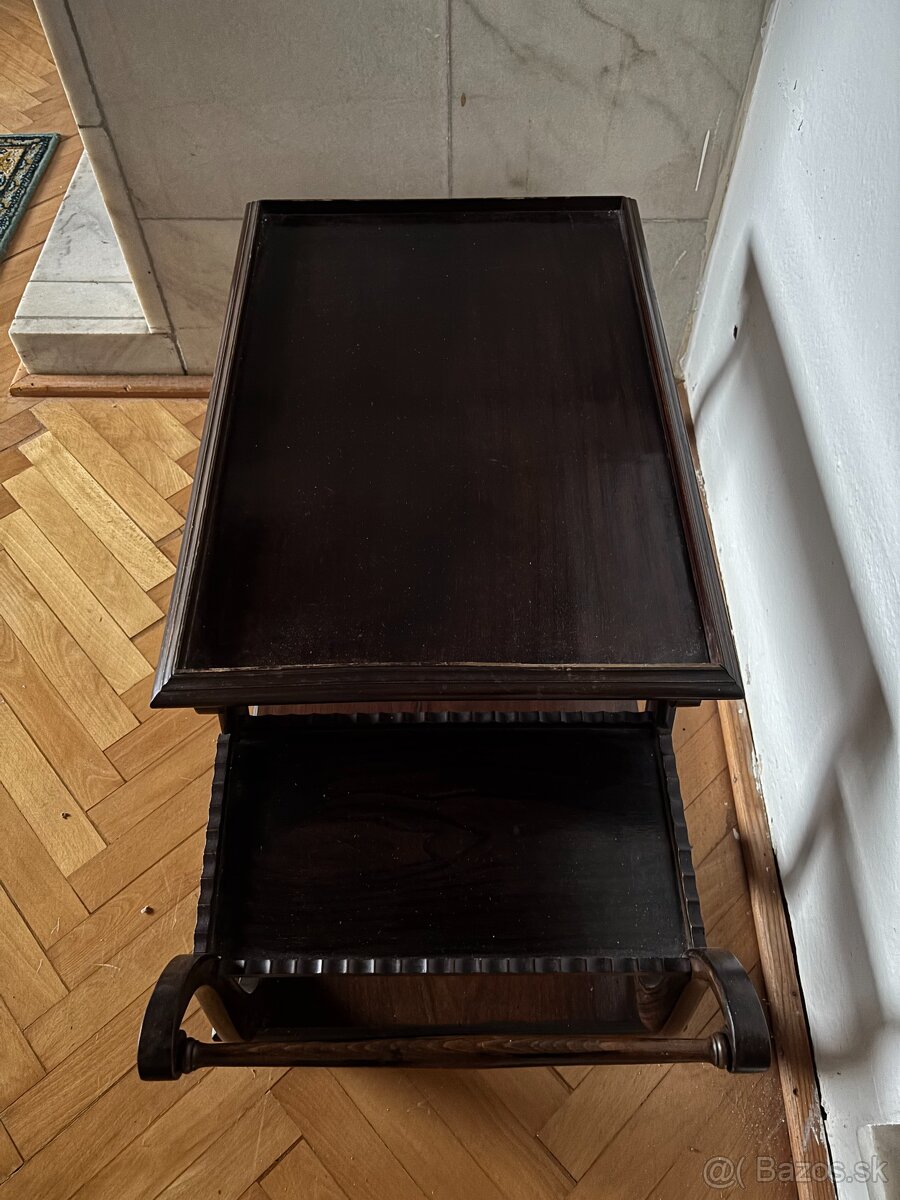 Barovy stolik - 2