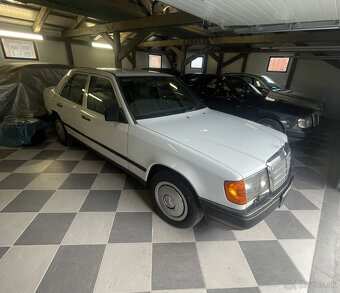 Mercedes 124 260E veterán - 2