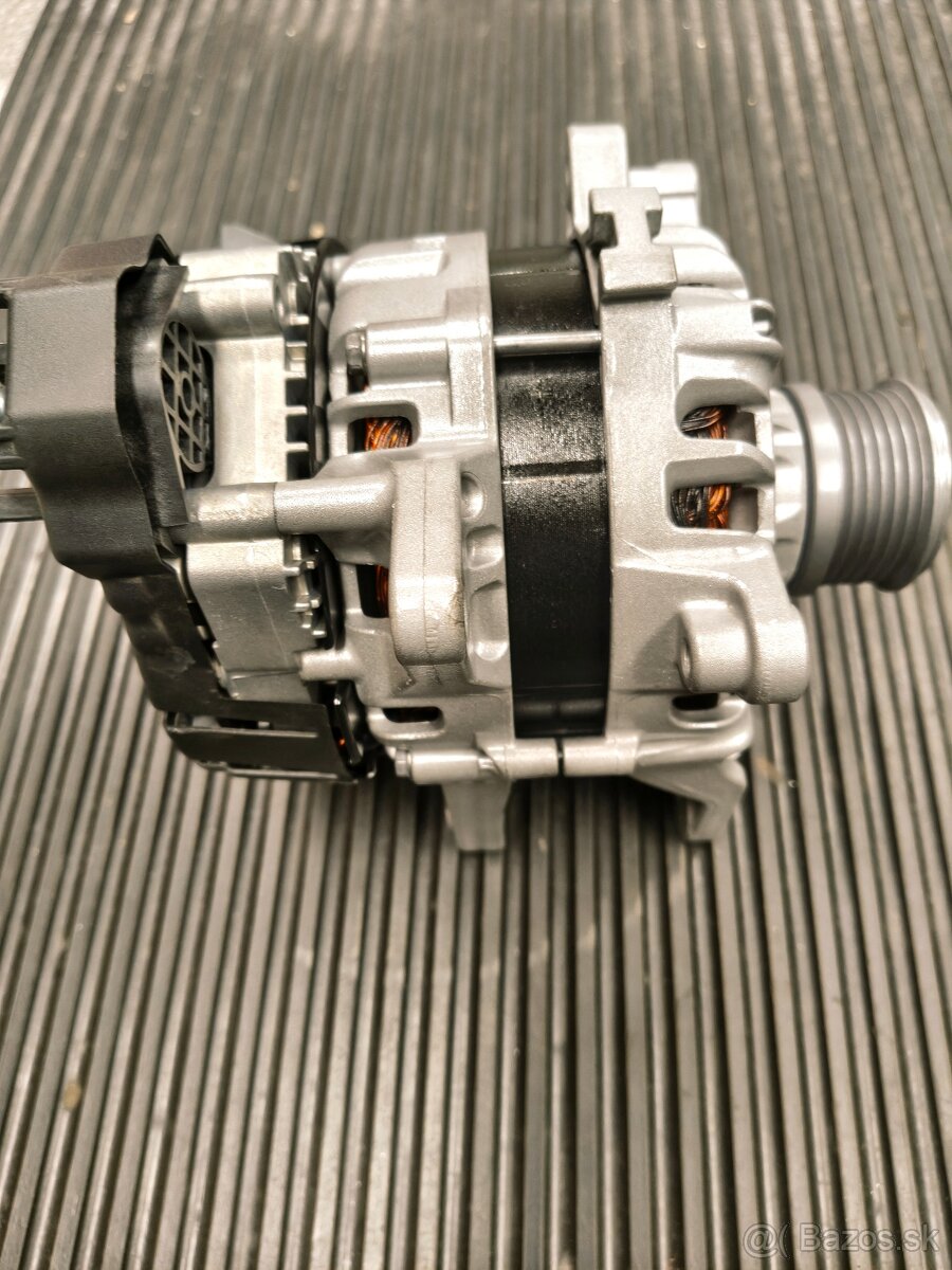 Alternátor, Štartér - generátor Nissan - 2