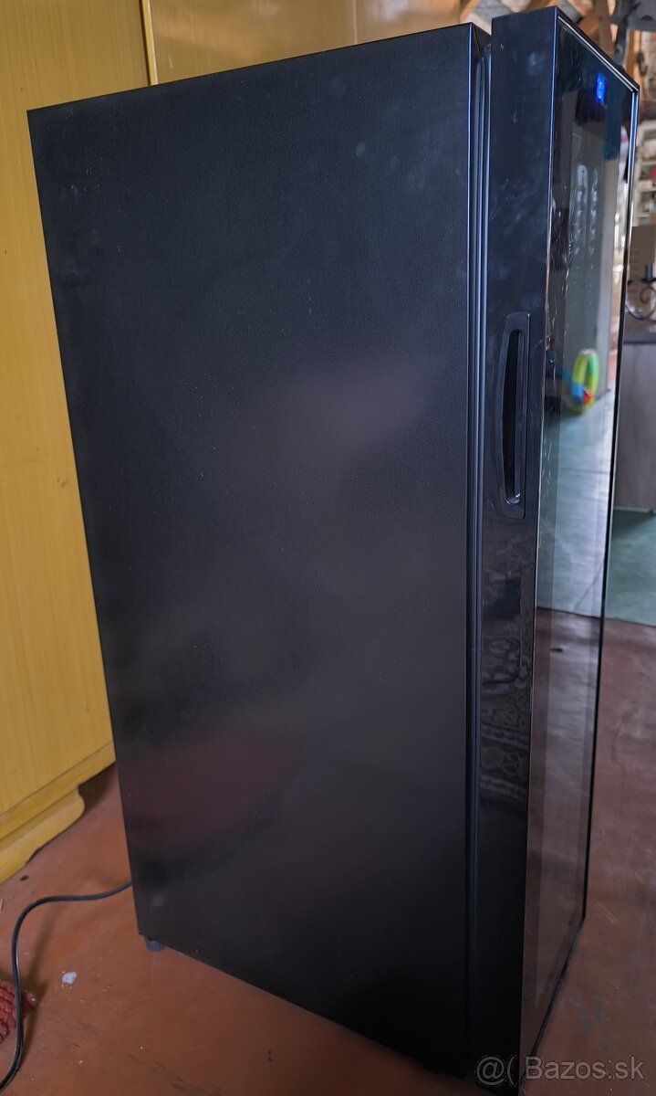 Chladnička na víno - 2