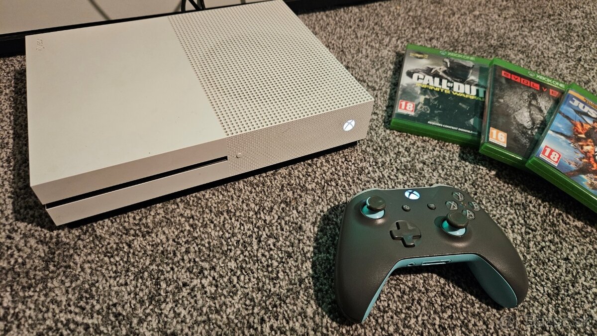 Xbox One S 500GB + joypad a hry - 2