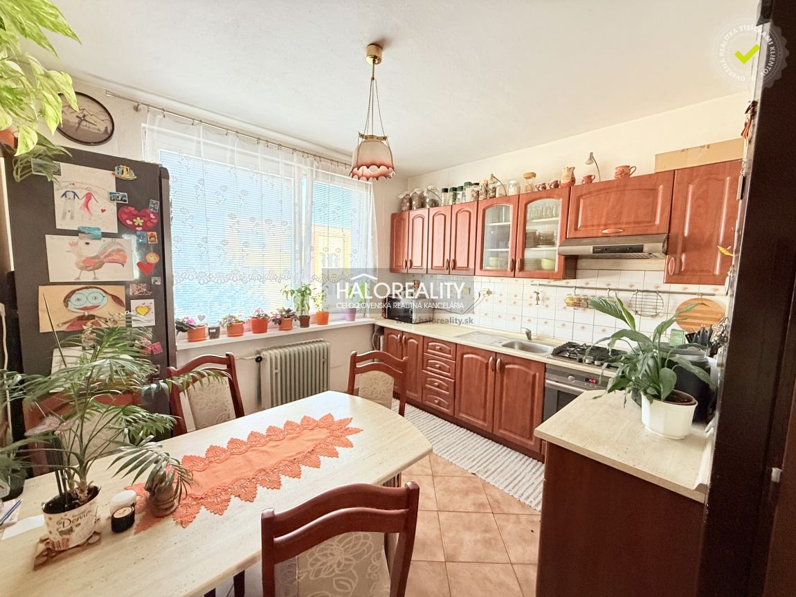 HALO reality - Predaj, trojizbový byt Lehota pod Vtáčnikom, - 2