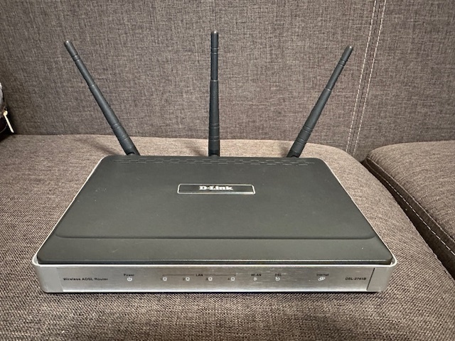 ADSL+ router, switch, WiFi DLINK, Netgear - 2