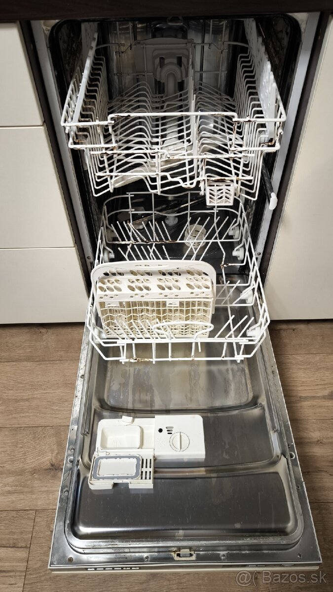 Vstavaná umývačka riadu Whirlpool - 2