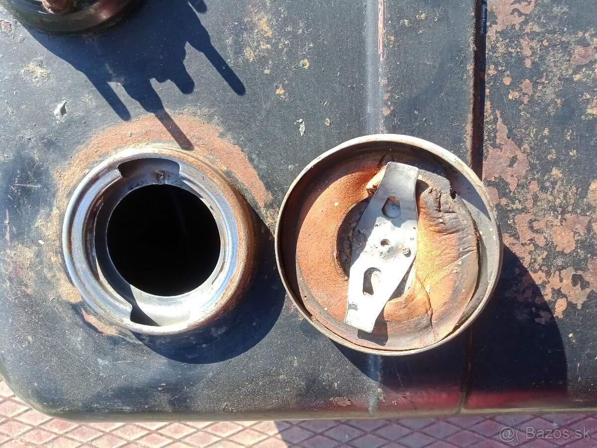 Nádrž na Trabant - 2