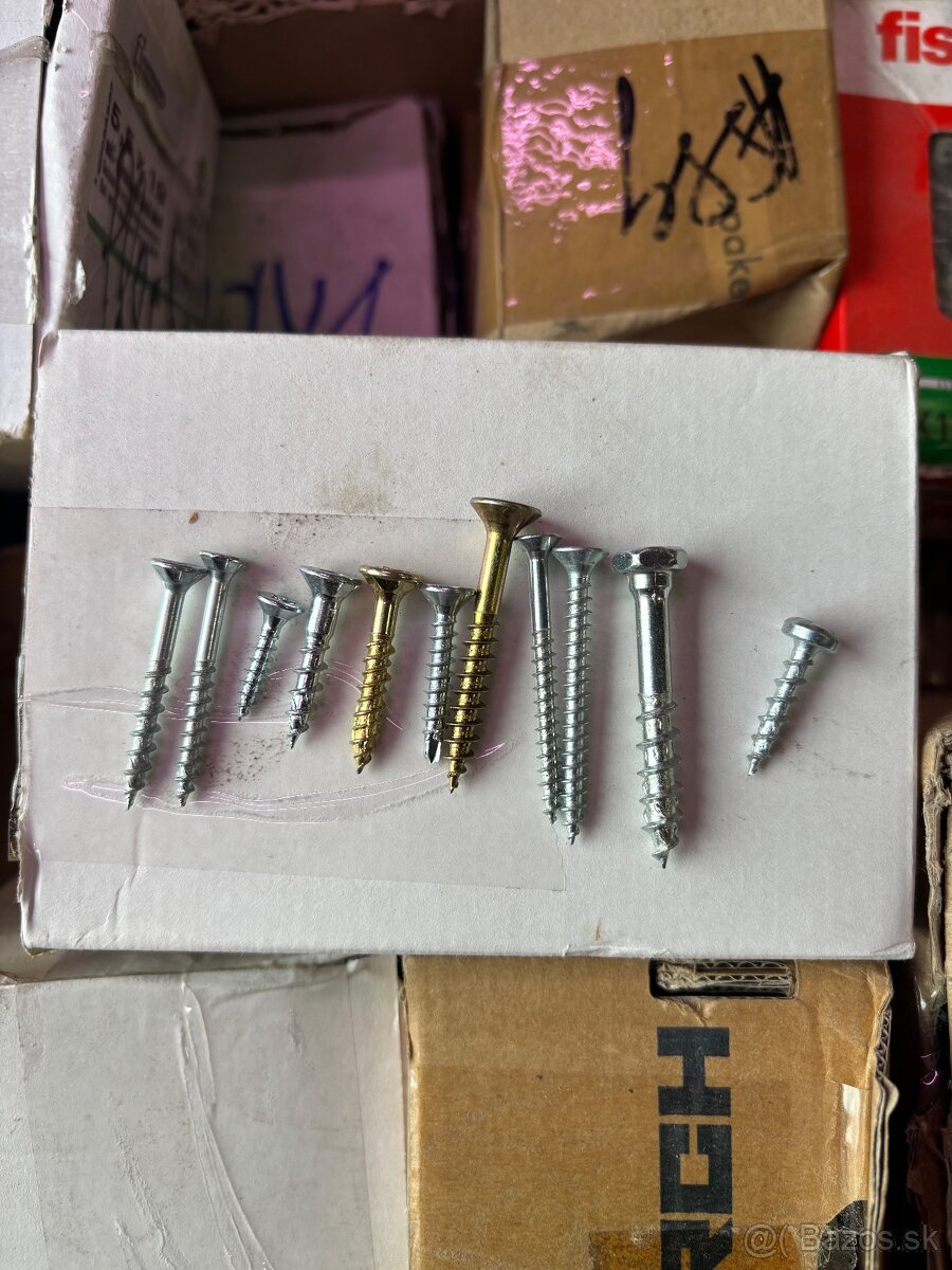 Mix nábytkárskych šrobov - 2