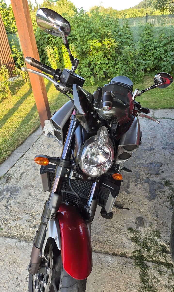 Yamaha VMAX 1700 - 2