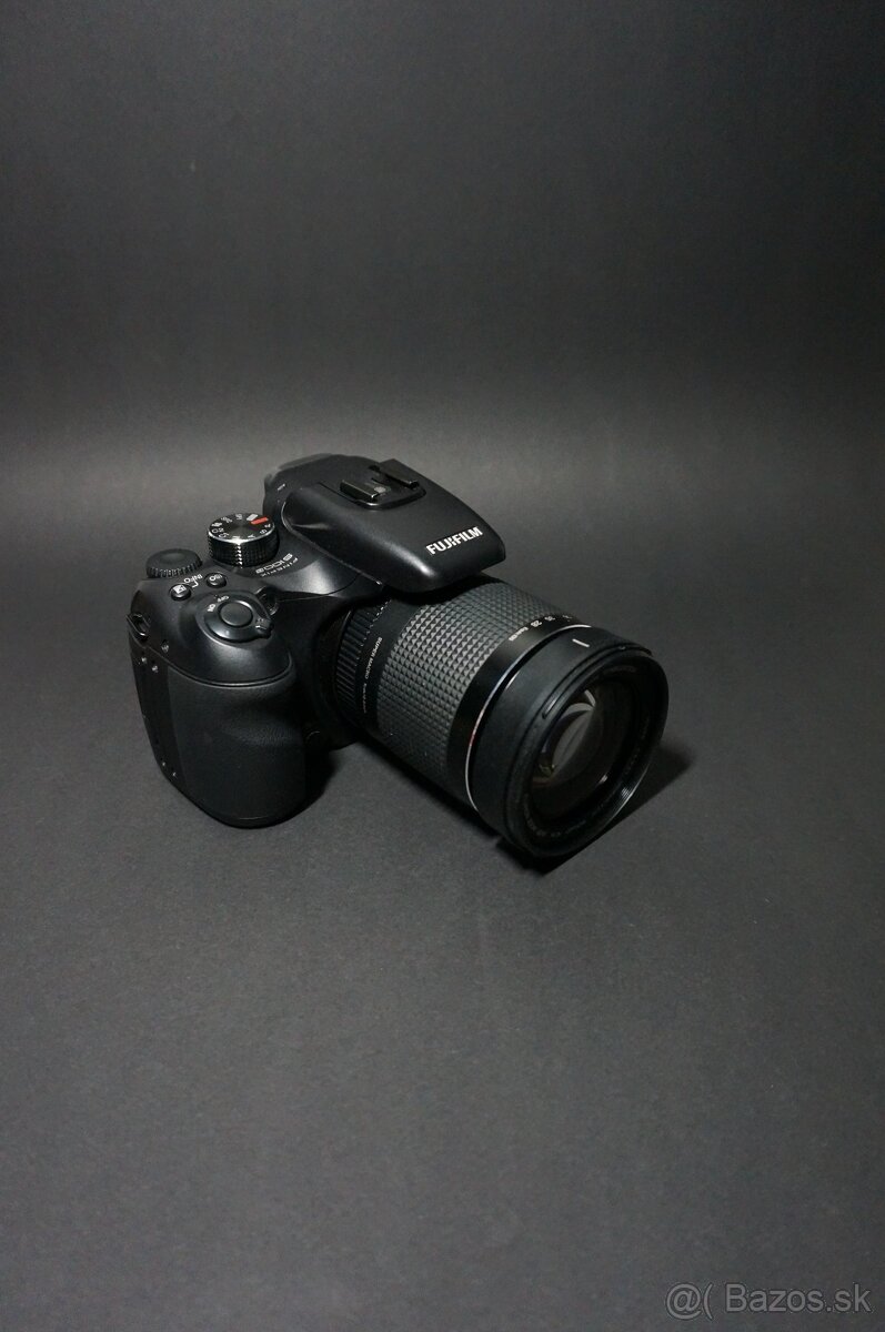 Fujifilm FinePix S100 FS - 2