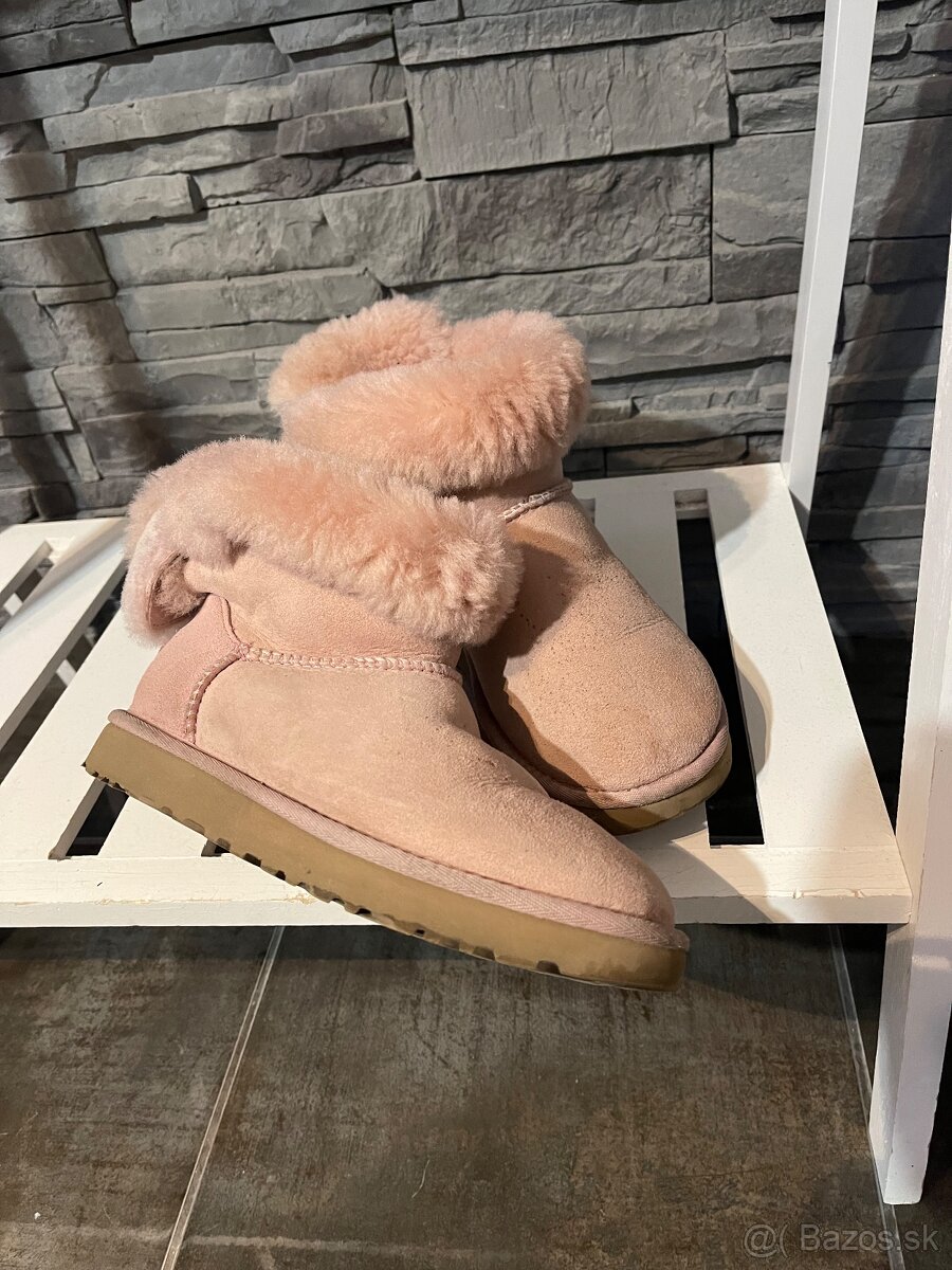 UGG orig v.37 - 2