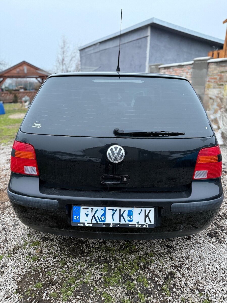Volkswagen Golf 4 1.4 benzín - 2
