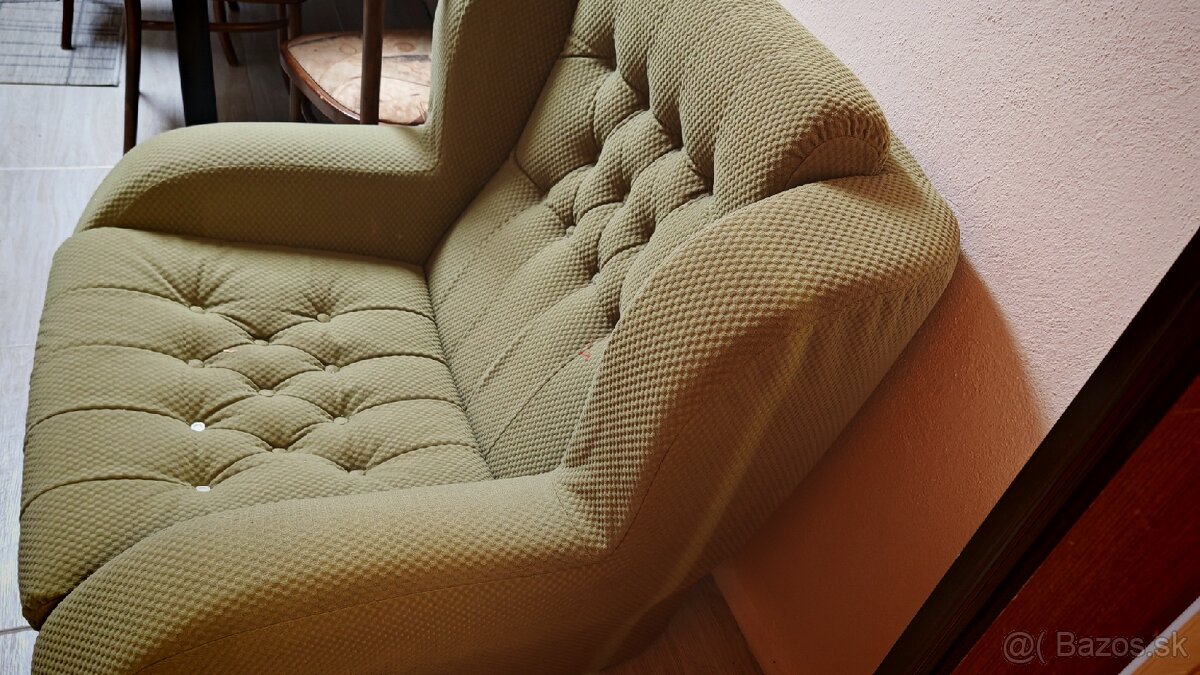 Kreslo hraskovej farby - 2