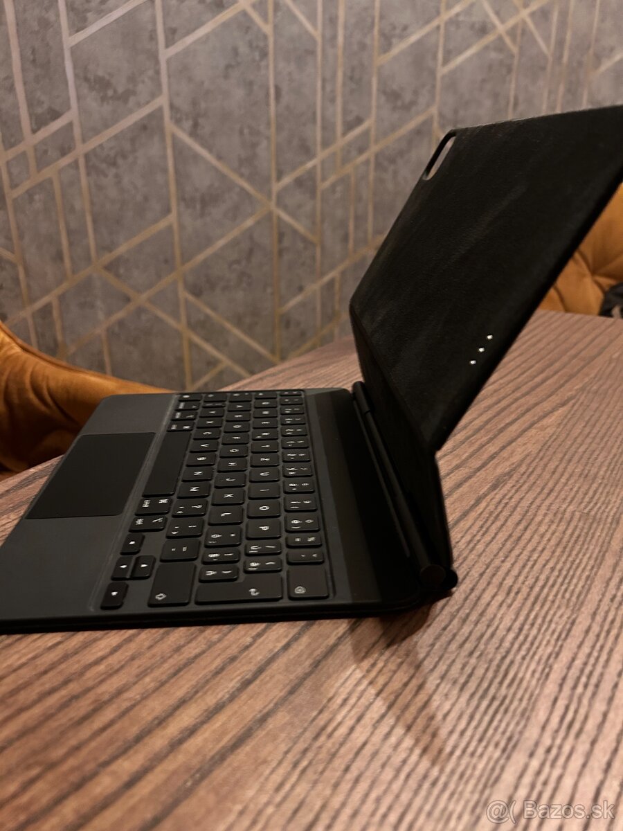 Apple Magic Keyboard - 2