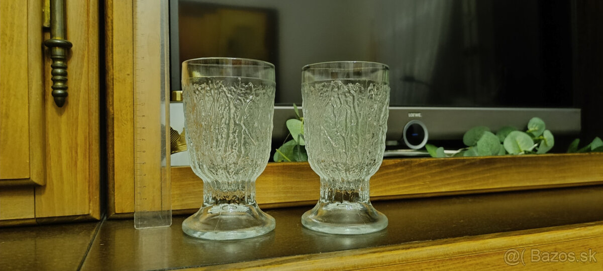 Hutné sklo - vázy, dózy, popolníky, poháre - 2