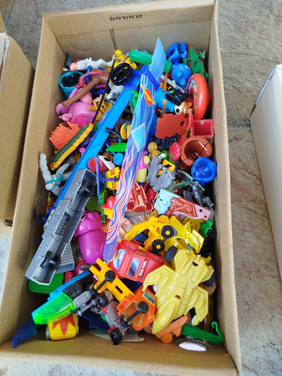 Kinder hračky - 2
