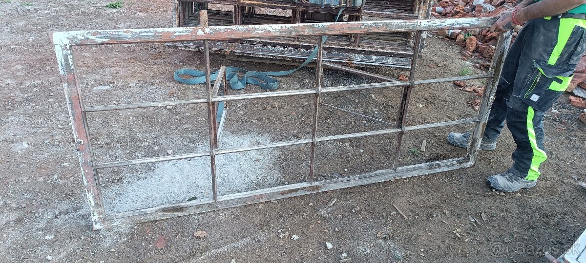 Staré industriálne okna - 2