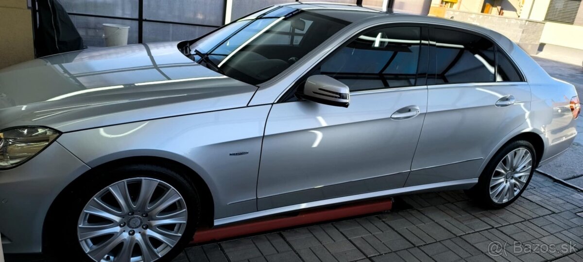 Mercedes Benz E200 - 2