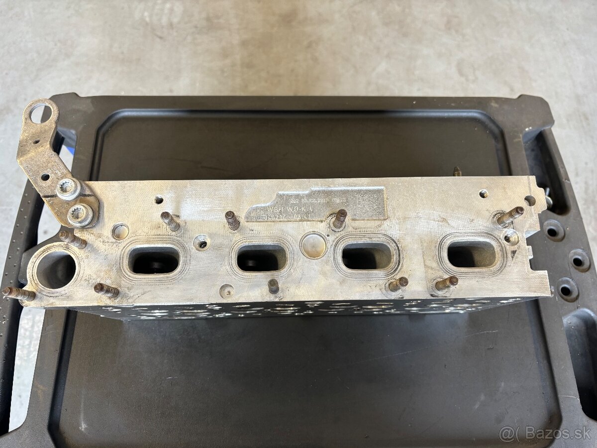 Skoda vw hlava valcov 1.6tdi - 2
